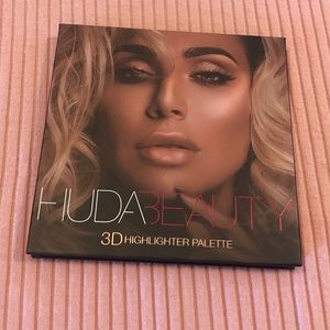 HUDA BEAUTY 3D Highlighter Palette